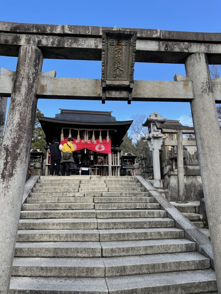 稲荷山山頂の上社